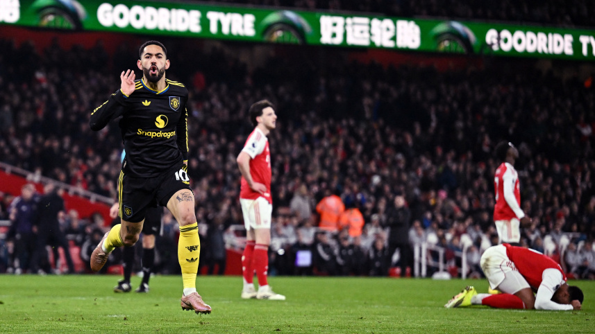 Man Utd stun leaders Arsenal to open up title race